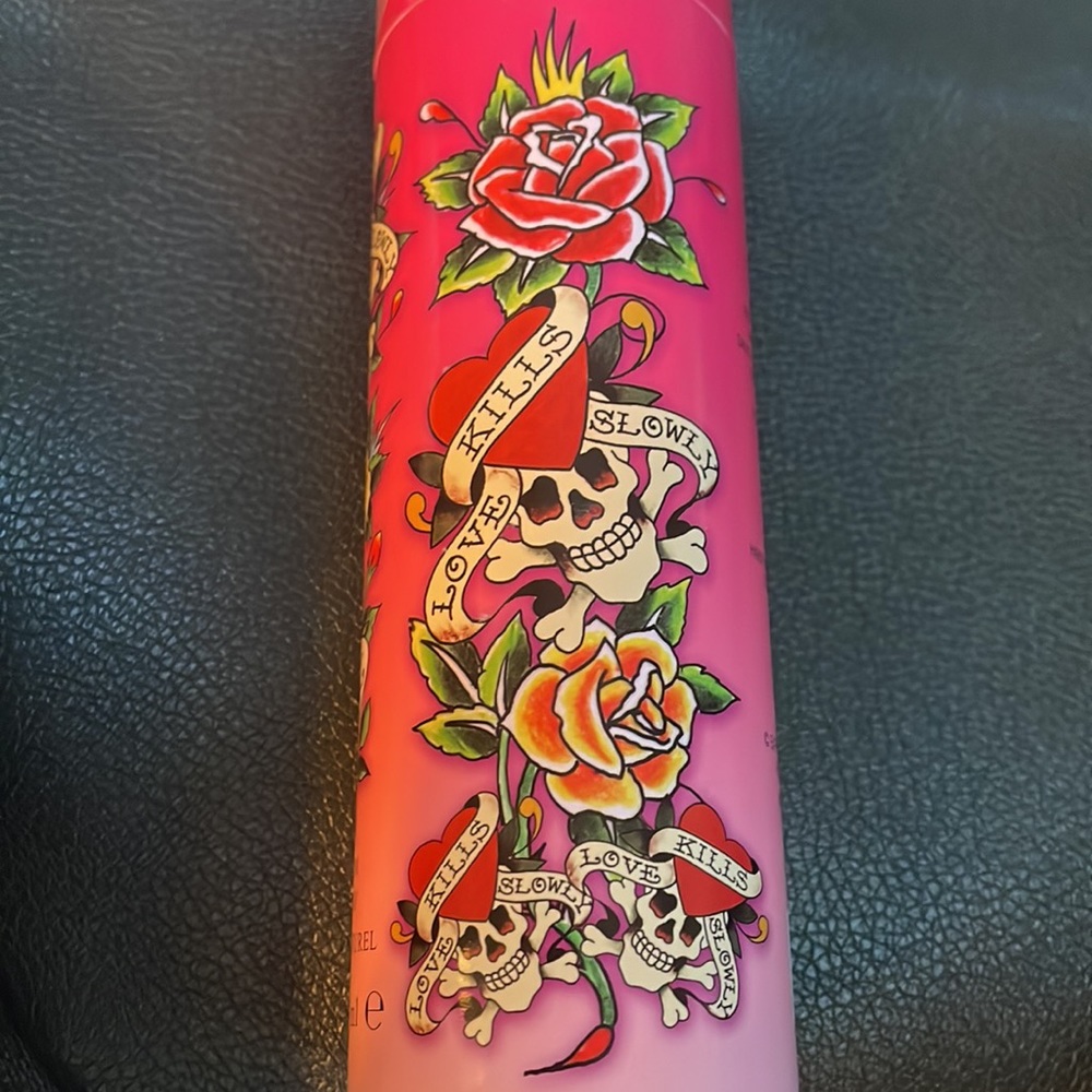 NIB Ed Hardy Love Kills Slowly 1.7 oz natural spray. Smells amazing!!! NEW! - Picture 6 of 6